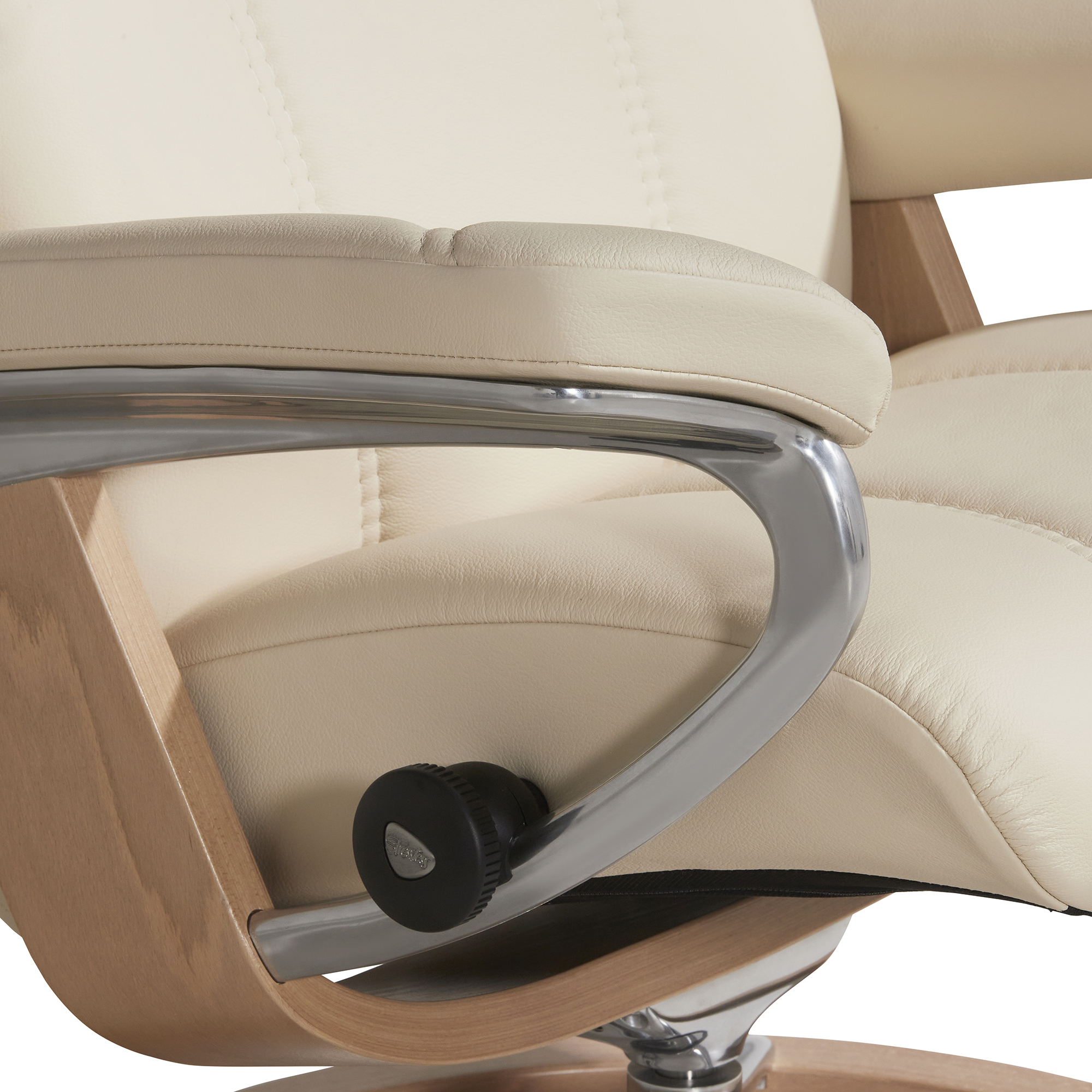 Consul Medium Signature Cream Batick Leather Recliner Chair and Footstool, Batick Cream And Oak