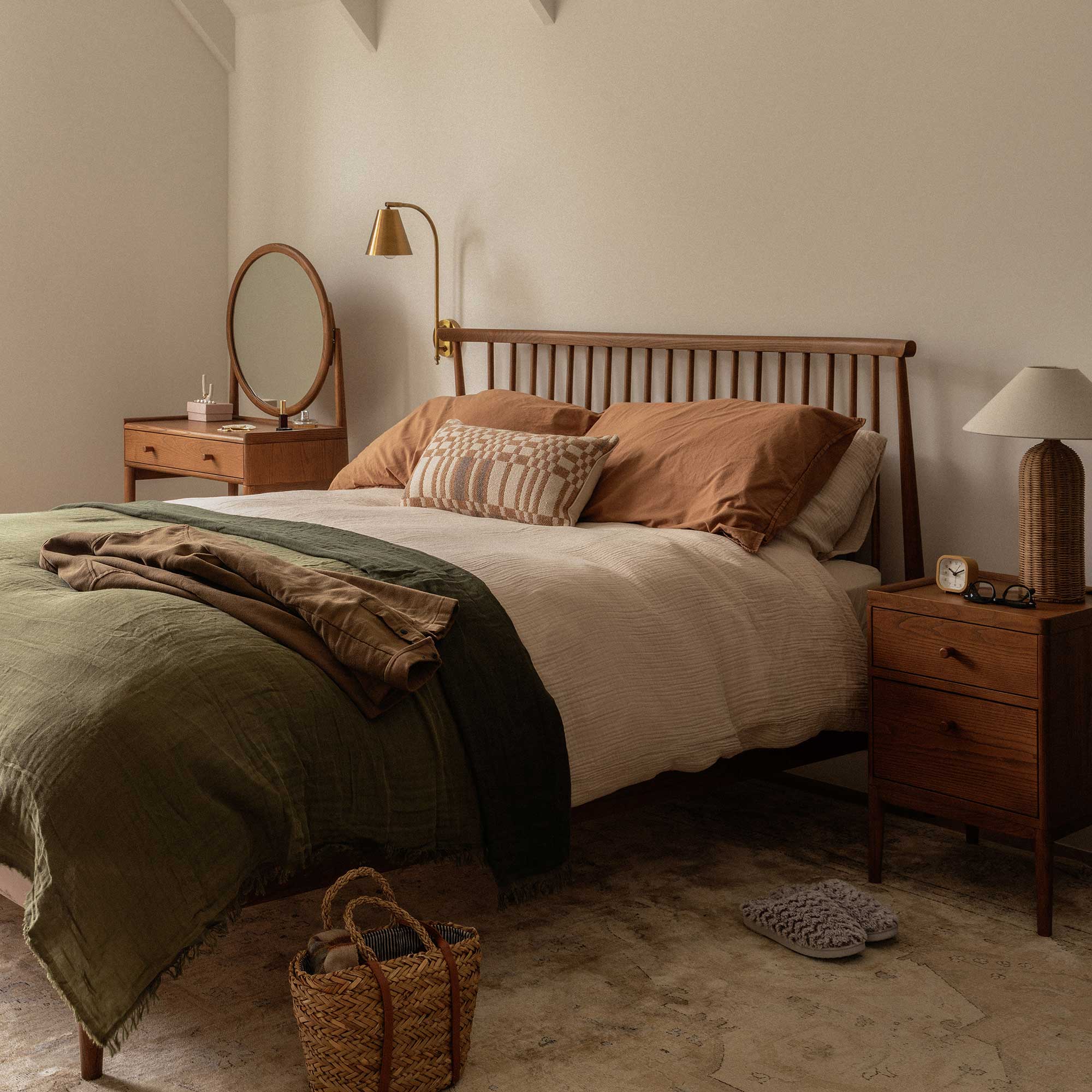 Salina Vintage Ash Kingsize Spindle Headboard Bed , Ash Wood.