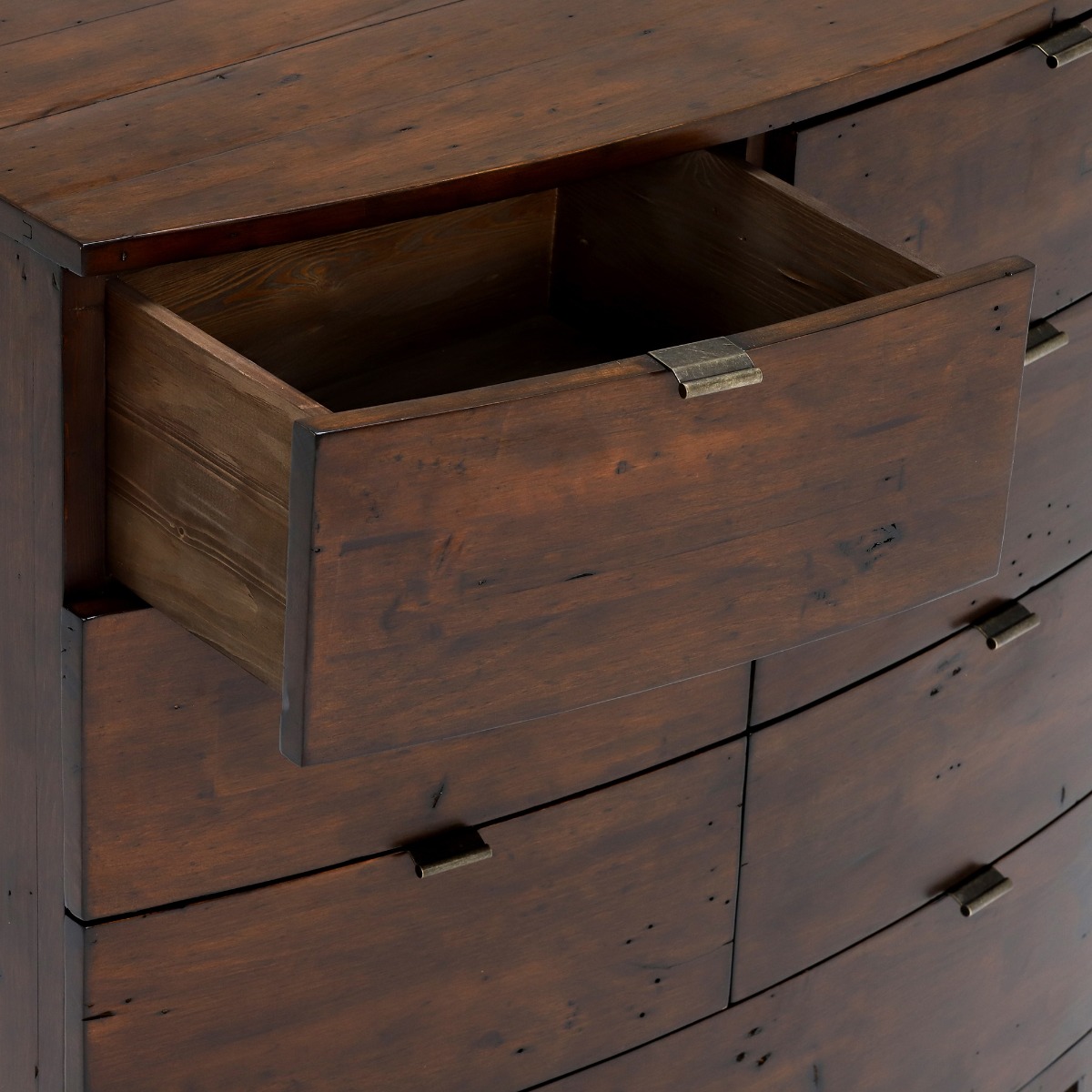 Navajos Reclaimed Wood 7 Drawer Chest, Reclaimed Pinewood Finish